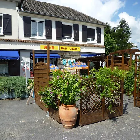 Le Relais De La Route Bleue 2* Saint-Loup (Auvergne)