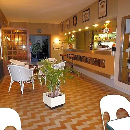 Hotel Le Relais De La Route Bleue 2*