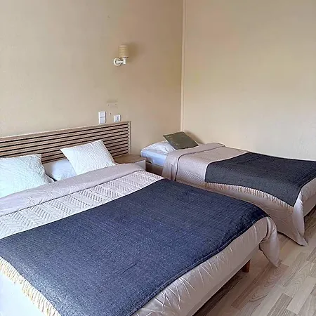 Le Relais De La Route Bleue Saint-Loup (Auvergne)