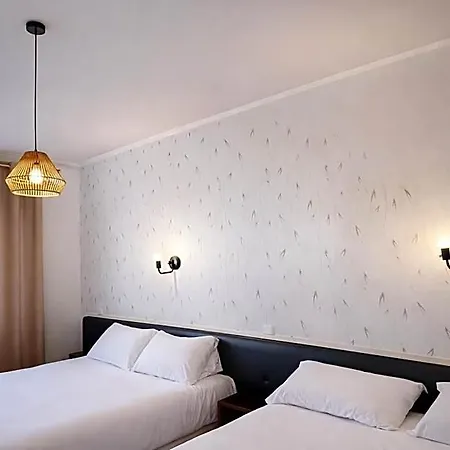 Hotel Le Relais De La Route Bleue Saint-Loup (Auvergne)