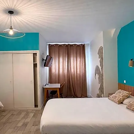 Hotel Le Relais De La Route Bleue 2*
