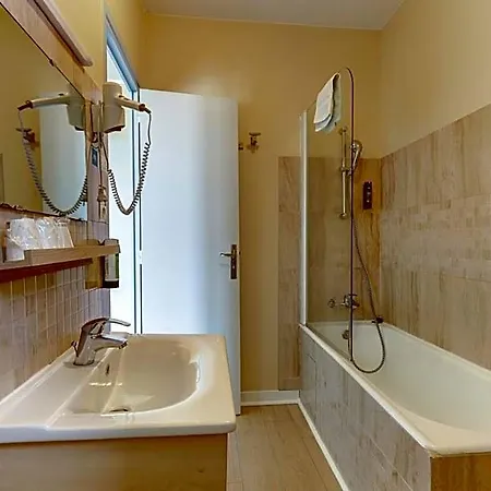 Hotel Le Relais De La Route Bleue Saint-Loup (Auvergne)